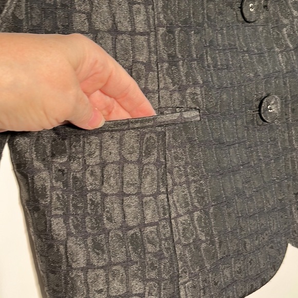 CHICO'S Sephia Croc Embossed Charcoal/Black Subtle Sheen Blazer SZ M (8) - Picture 4 of 16